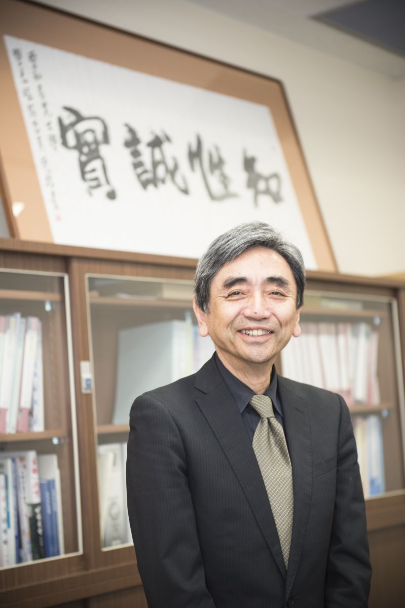 学長 堀越 哲美